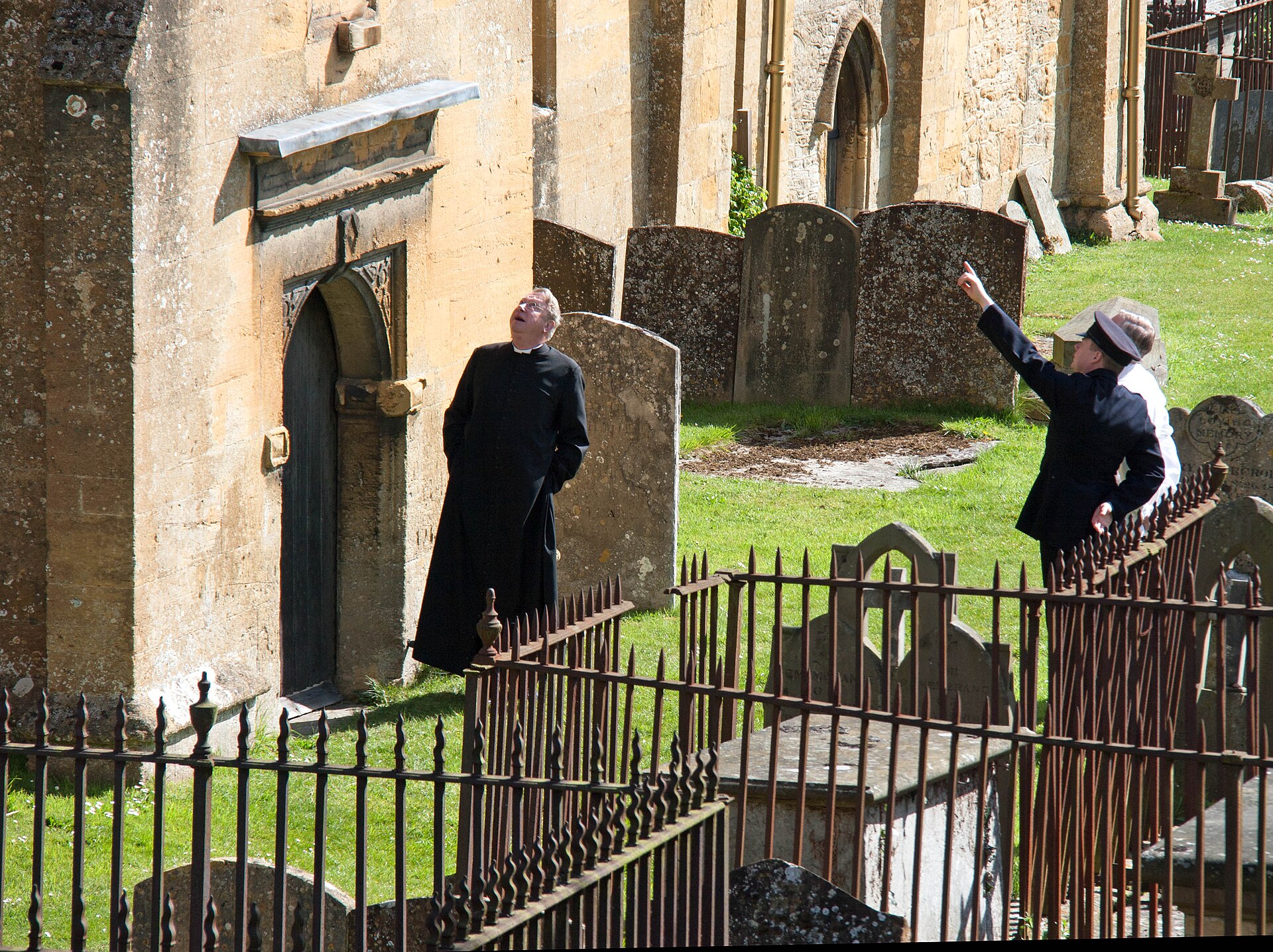 Imagem de referência de Father Brown, descrito nos dados abertos como série de televisão britânica policial histórica