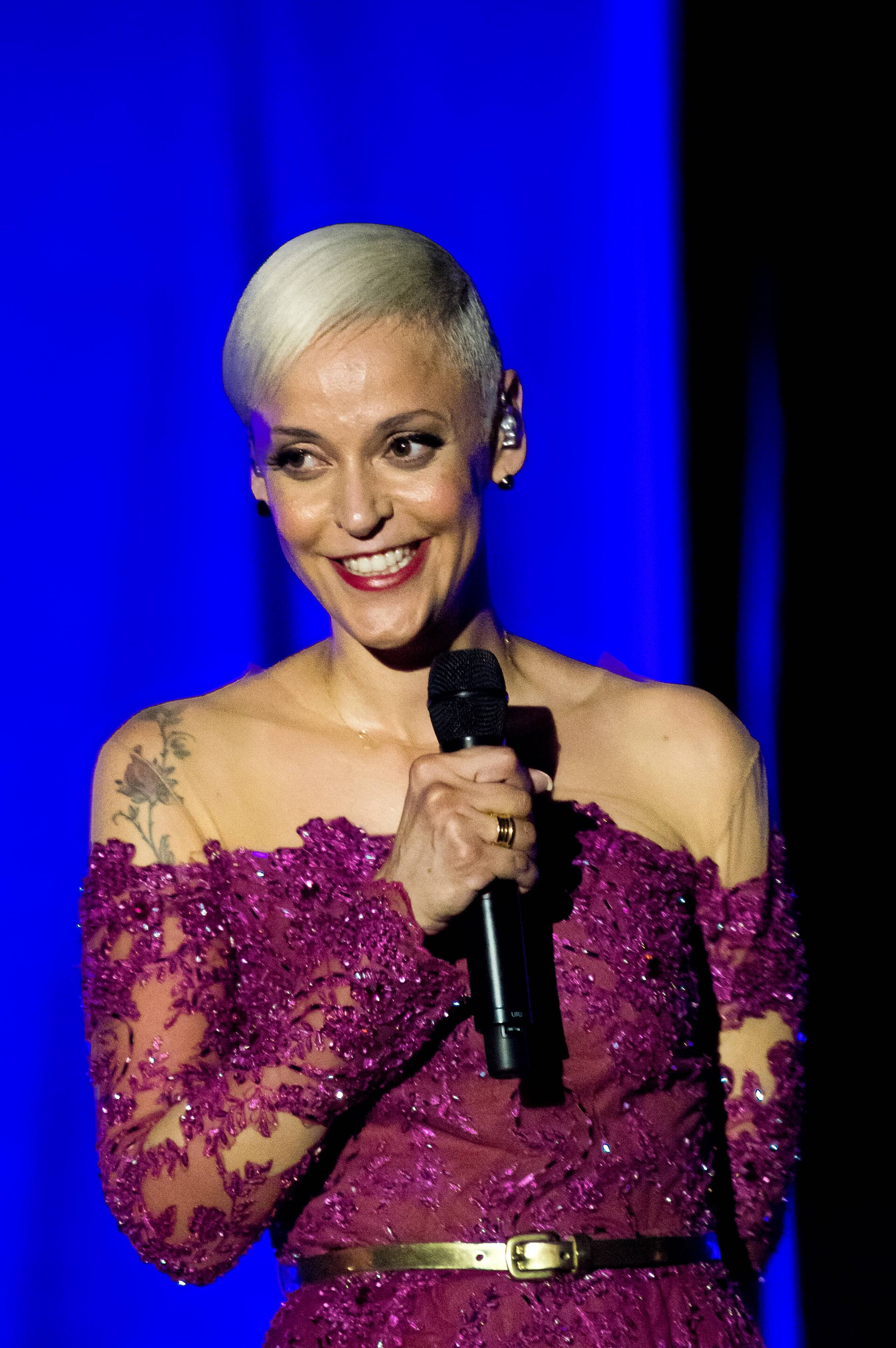 Imagem de referência de Mariza, descrito nos dados abertos como fadista portuguesa