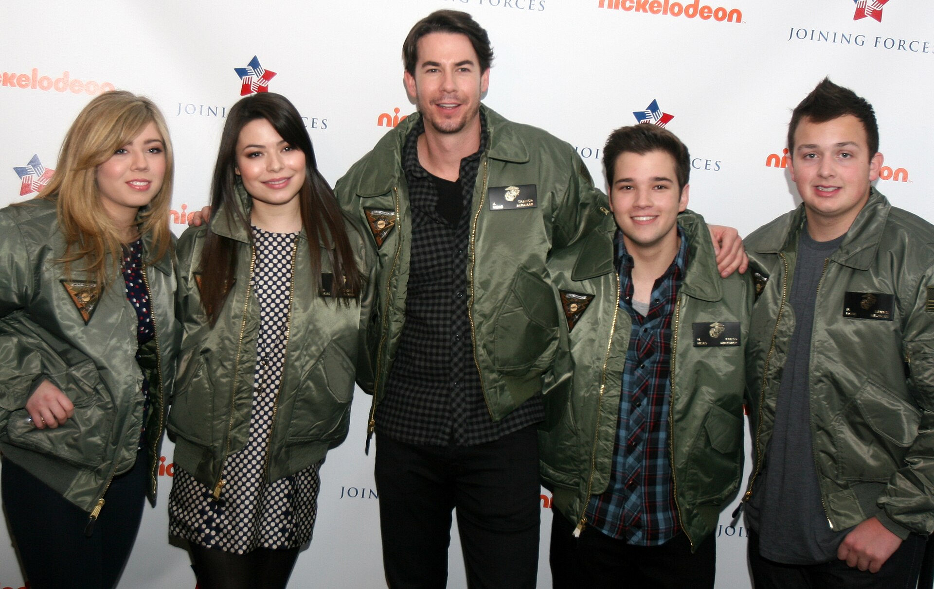 Imagem de referência de iCarly, descrito nos dados abertos como sitcom adolescente americana de 2007