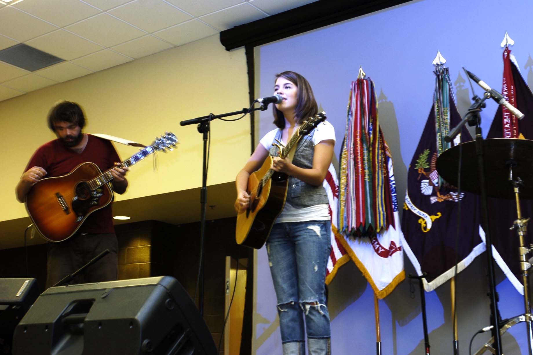 Imagem de referência de Bethany Dillon, descrito nos dados abertos como cantora norte-americana