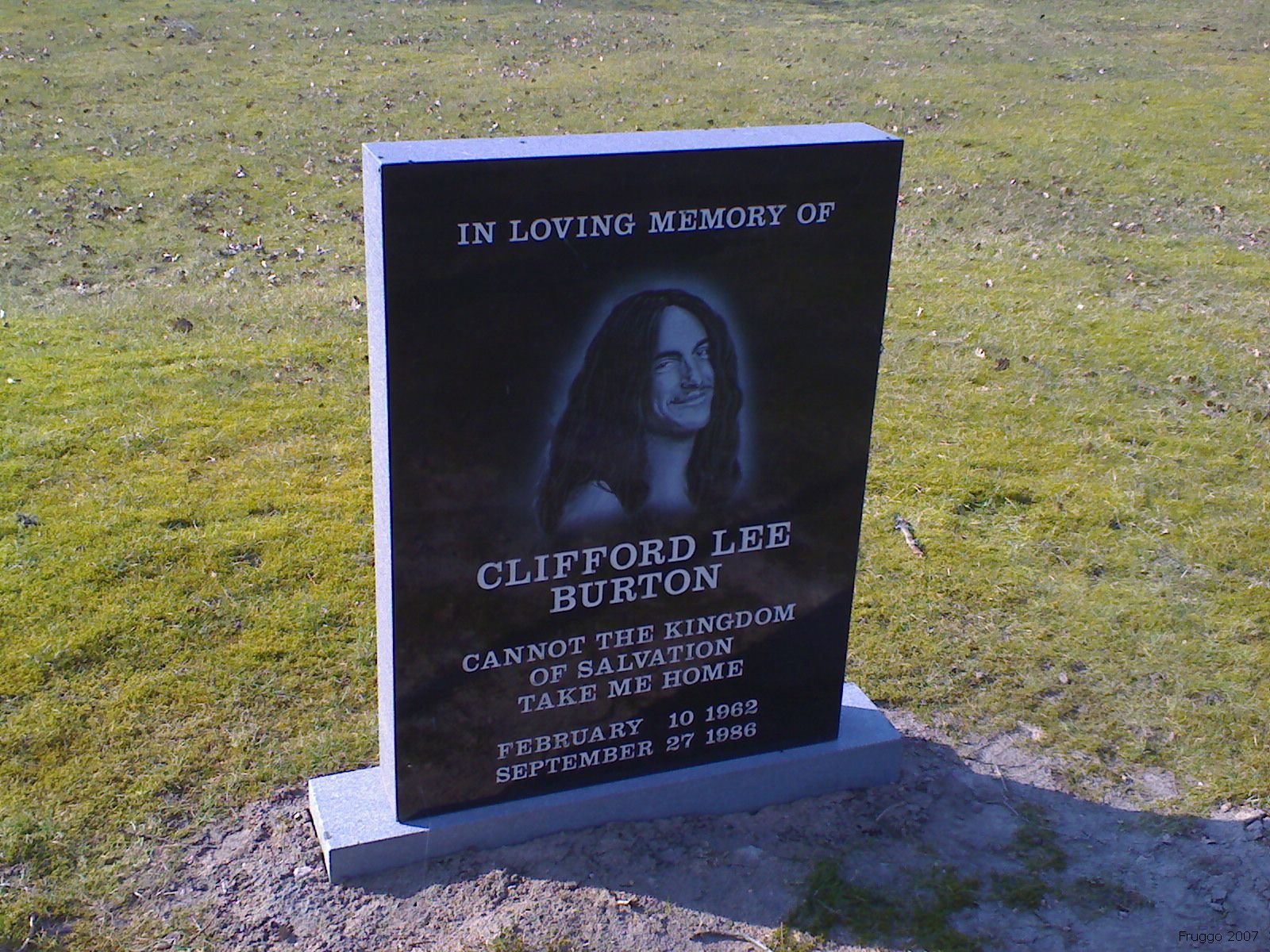Imagem de referência de Cliff Burton, descrito nos dados abertos como músico americano (1962-1986)