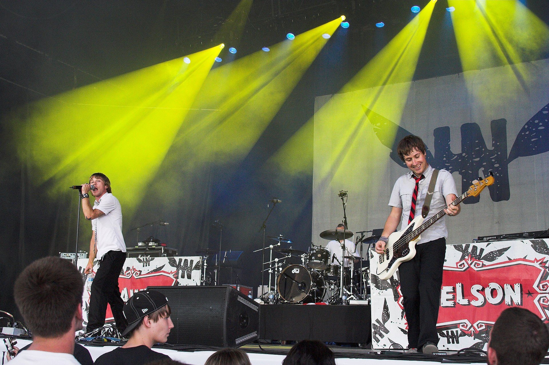 Imagem de referência de Hawk Nelson, descrito nos dados abertos como banda musical