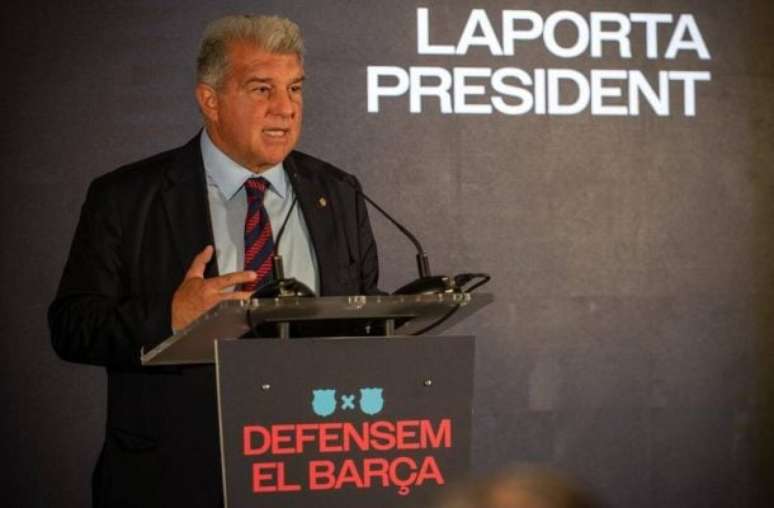 Presidente do Barcelona admite preocupação com Raphinha