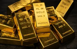 Sempat Melonjak, Harga Emas Mendadak Anjlok Hari Ini