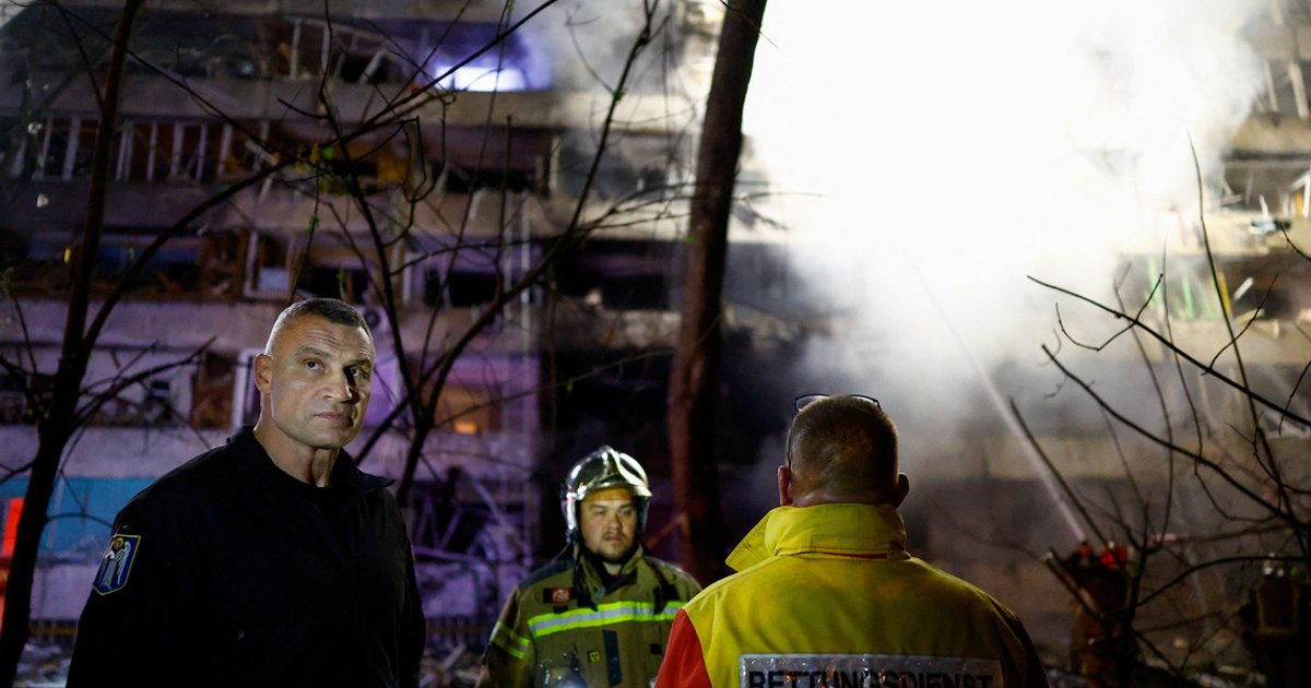 Ataques russos matam uma pessoa e atingem instalações energéticas em Kiev, diz o prefeito