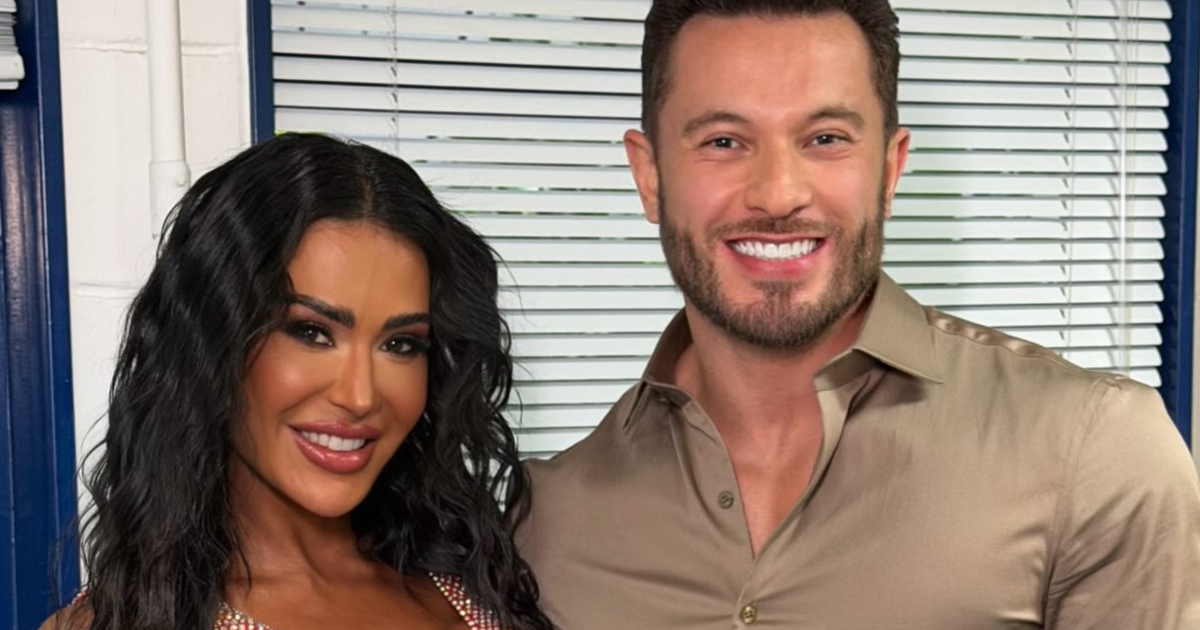 Ex-namorado confirma término com Gracyanne Barbosa após 9 meses de relacionamento