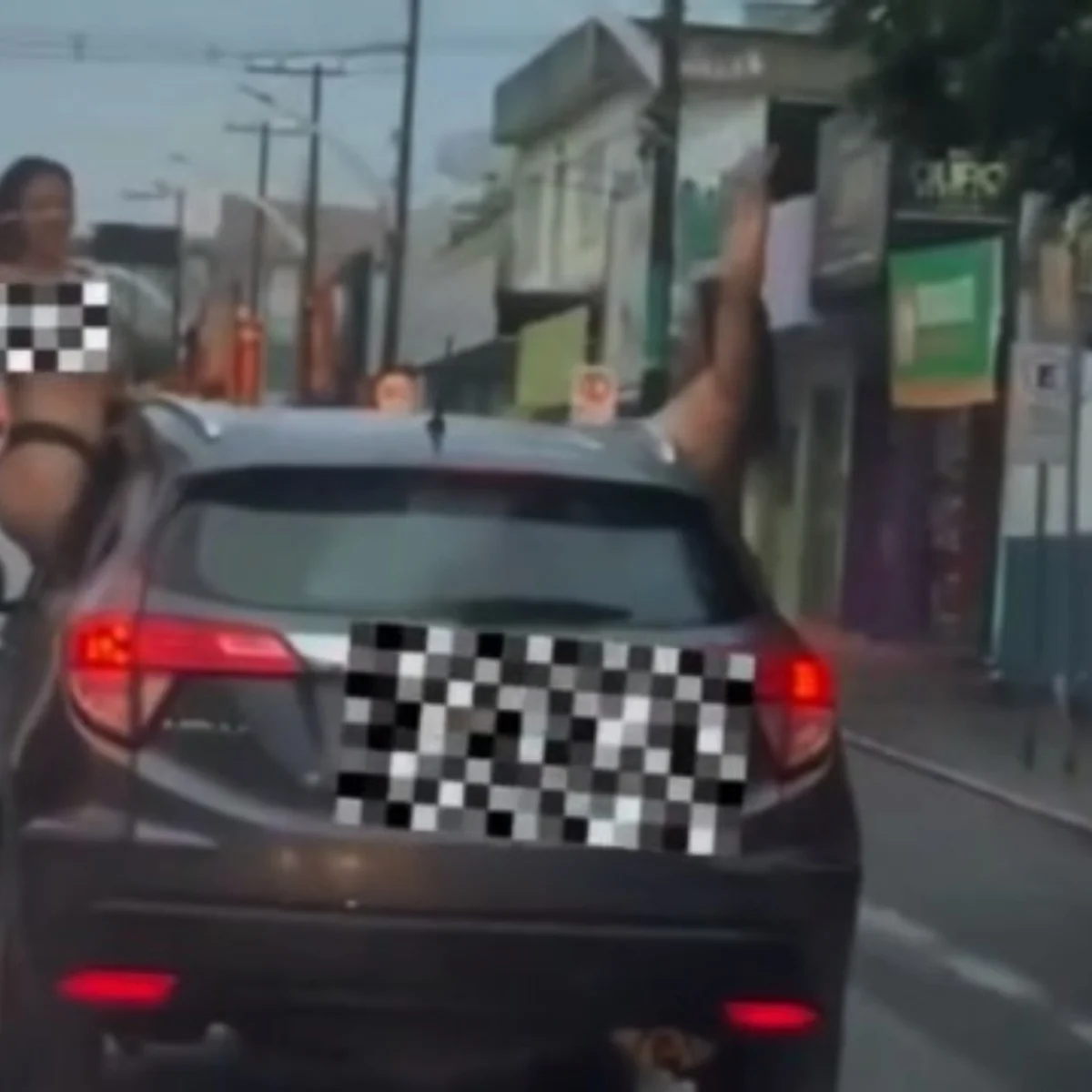 Motorista flagrado com mulheres seminuas é preso por dirigir bêbado em MT