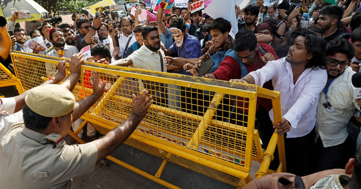 O dilema de Modi: a Geração Z se joga nas ruas da Índia enquanto o descontentamento cresce