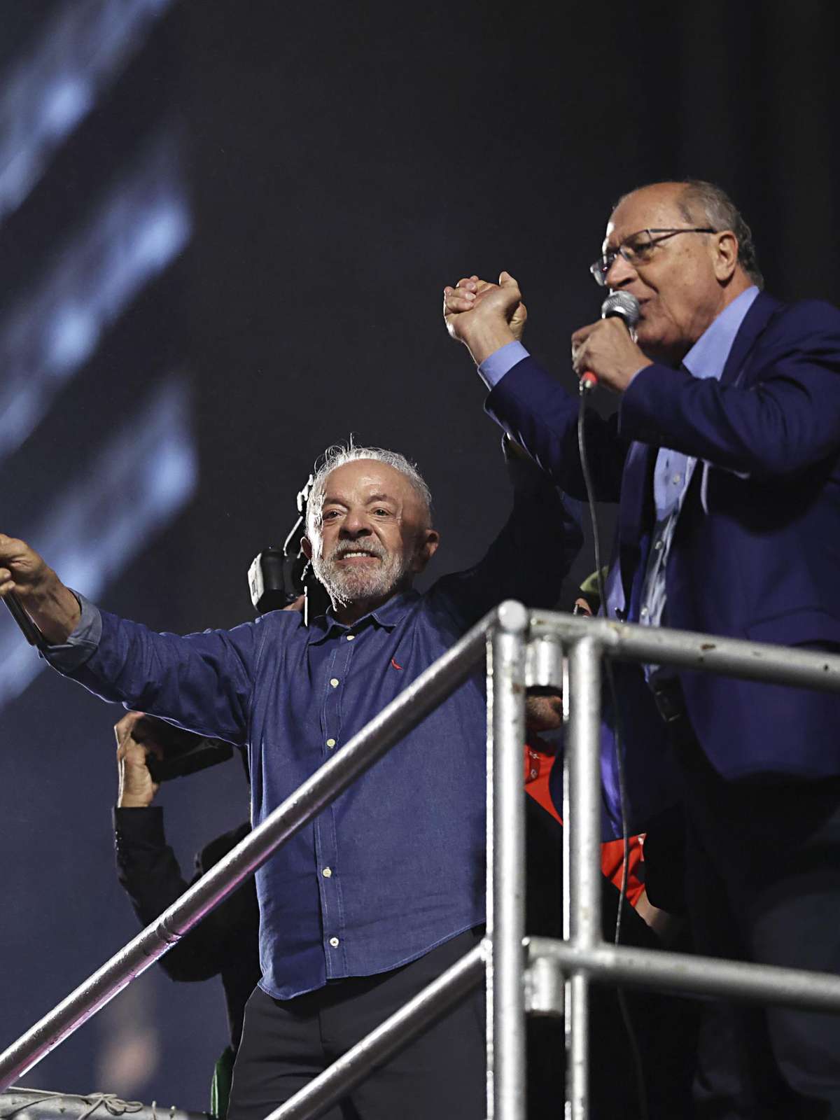 Reeleito, Lula enfrenta mercado arisco e Congresso resistente a impostos