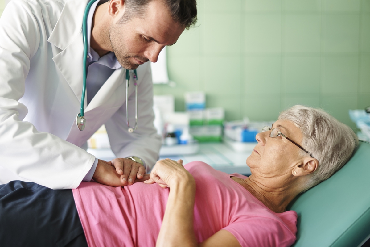 Médico explica como excesso de anti-inflamatórios pode desencadear gastrite