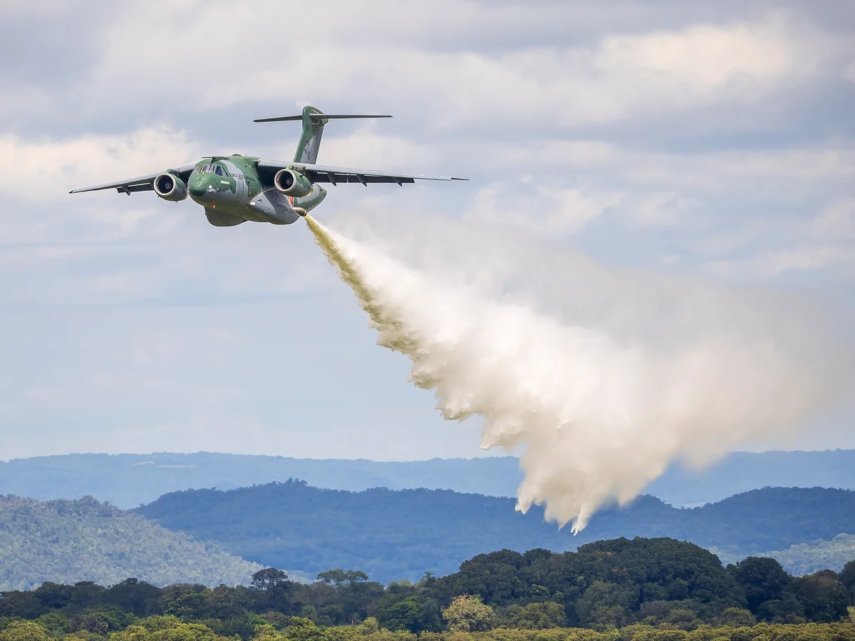 FAB envia reforço aéreo para combater queimadas no Amazonas