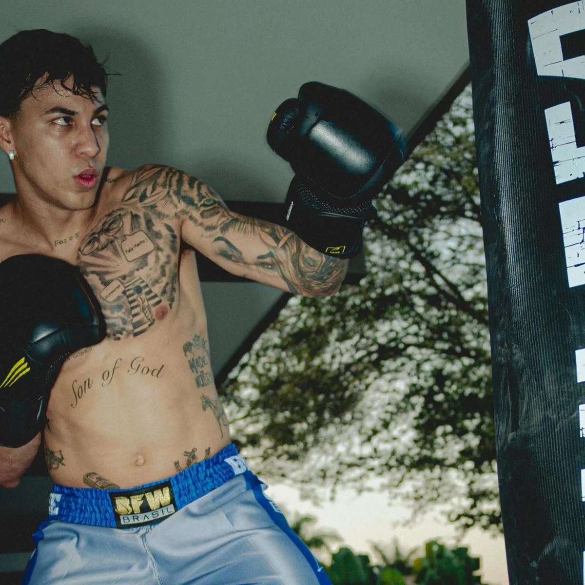 Kaio Jorge treina boxe em mês de clássico mineiro e agita as redes sociais