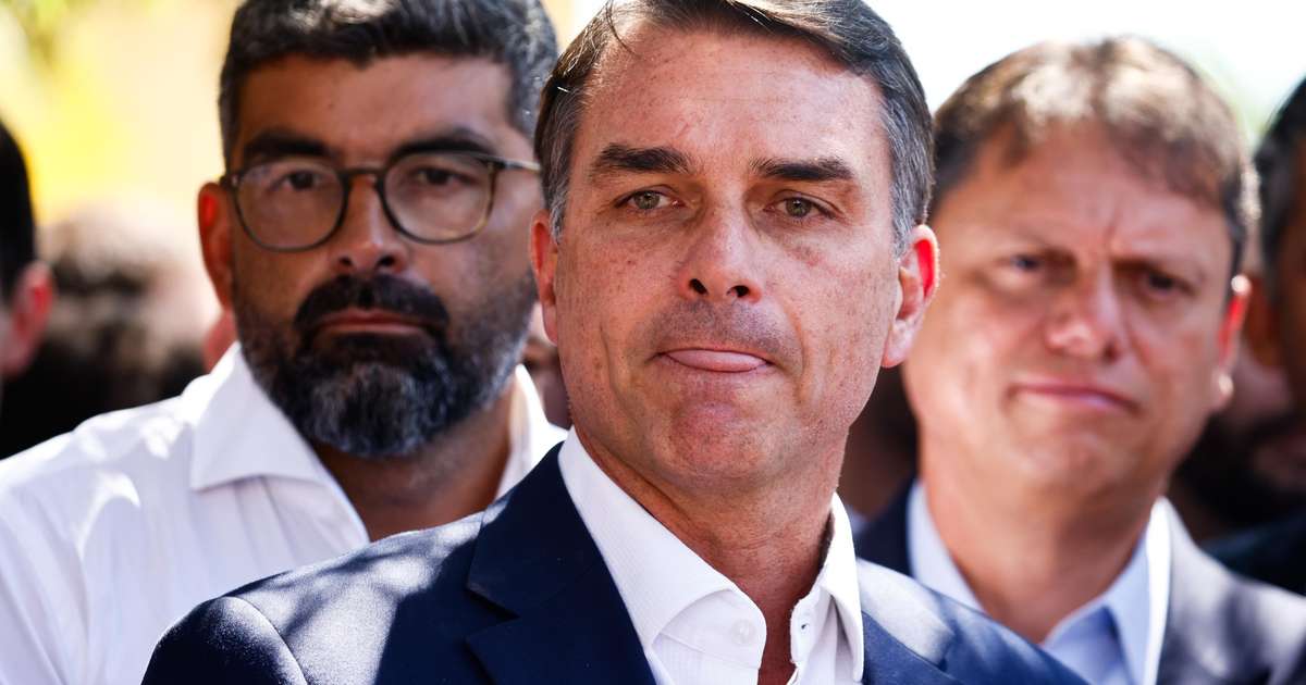 Coligação de Lula aciona o TSE contra uso de criptomoedas em troca de propagandas para Flávio Bolsonaro