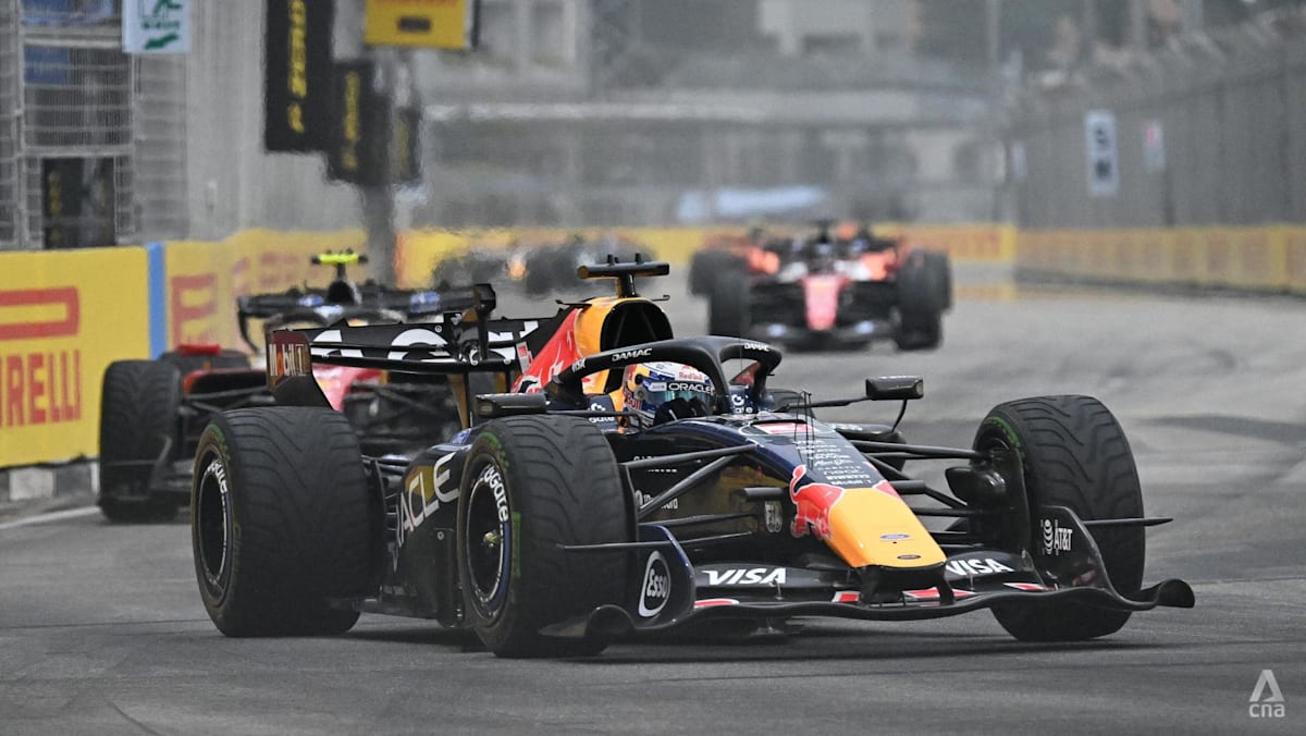 Corrida de motor - Verstappen vence o sprint de Singapura após início caótico em condições molhadas