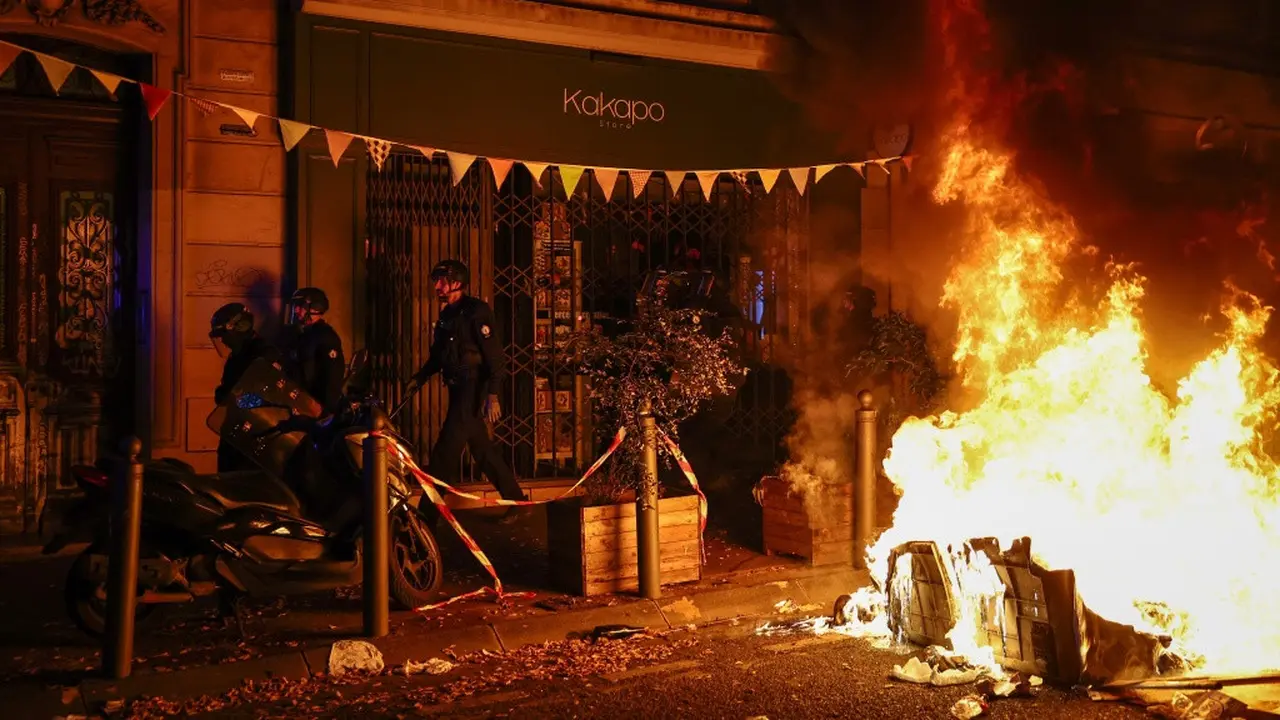 Imagem da matéria: Demonstração na França termina em confrontos, quase 1.000 pessoas detidas