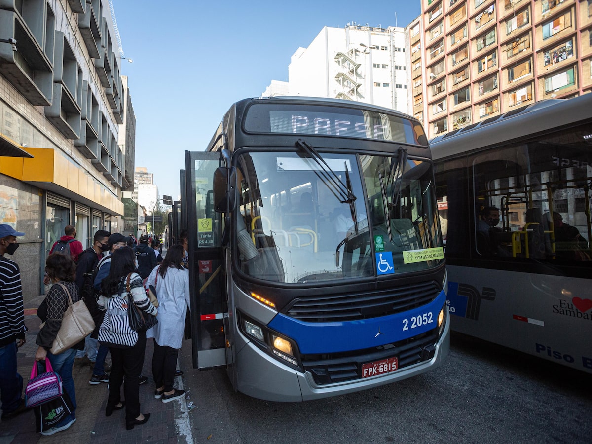 Greve de motoristas de ônibus da antiga Transwolff paralisa 34 linhas na zona sul de SP