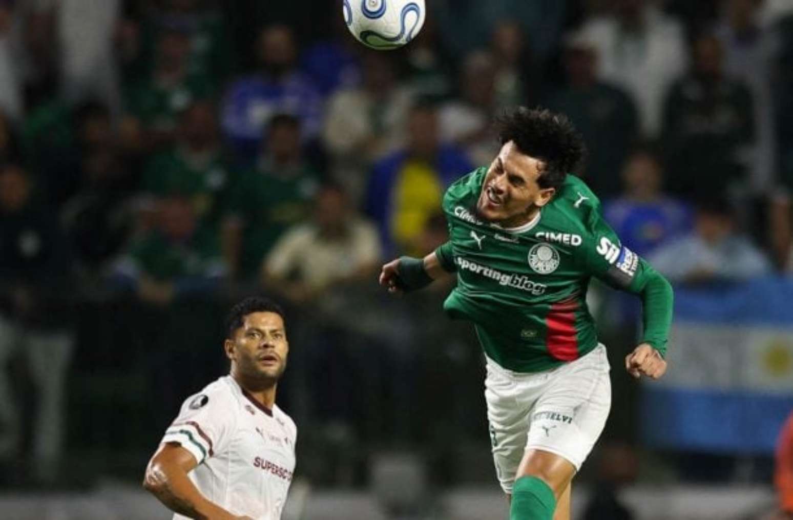 Gustavo G&oacute;mez ao lado de Thiago Silva, do Fluminense, como capit&atilde;es das duas equipes &ndash;