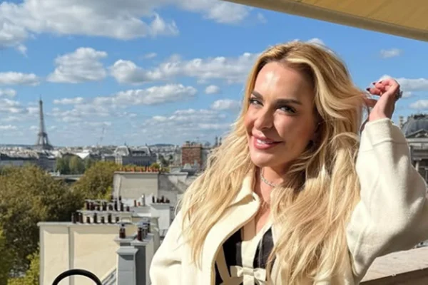 Lulinha aparece em foto com Roberta Luchsinger em jatinho de U$ 20 milhões