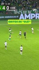 Aos gritos de "Olé!", a torcida do Palmeiras vai fazendo a festa!