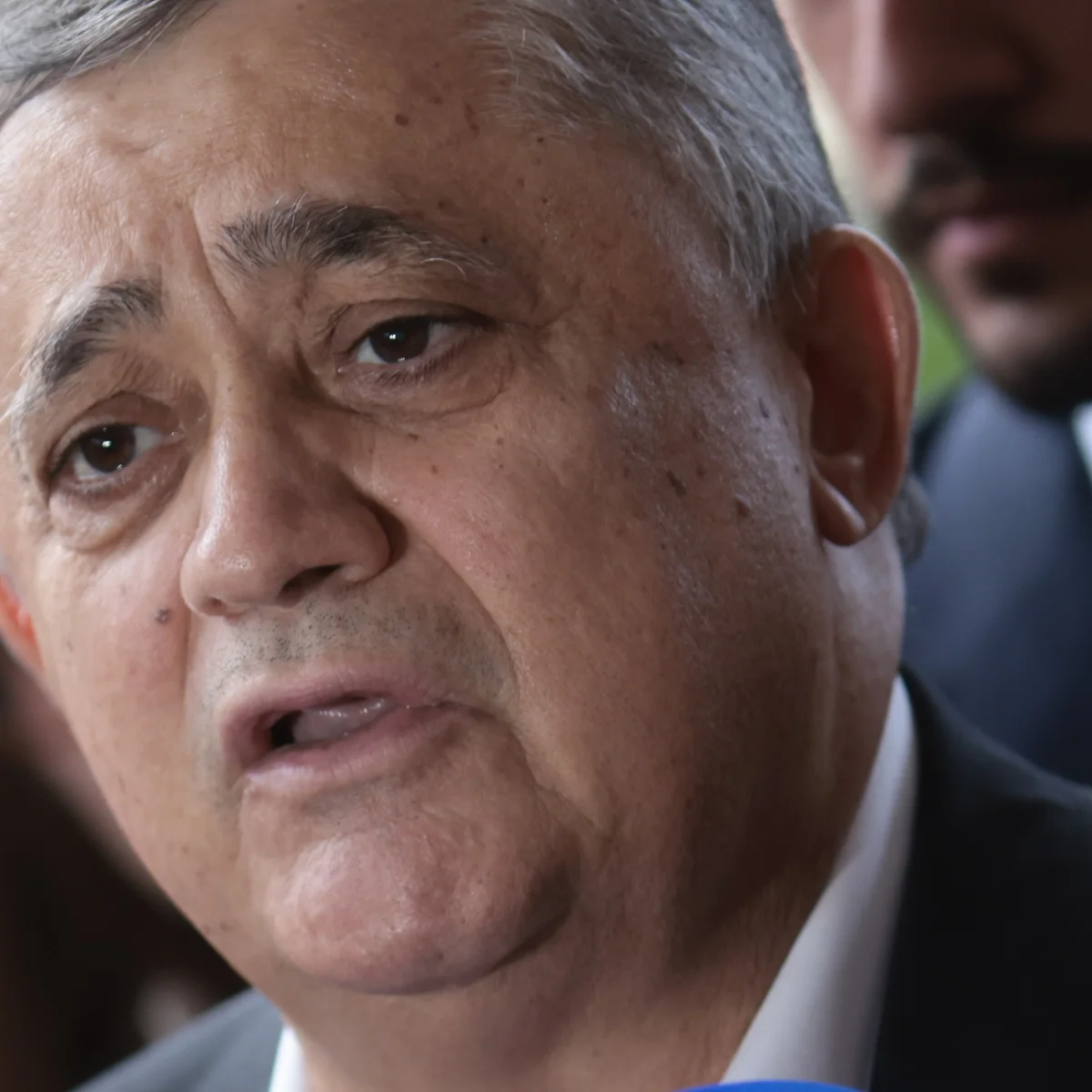 Guimarães diz que Flávio Bolsonaro "fez o L" ao apoiar fim da escala 6x1