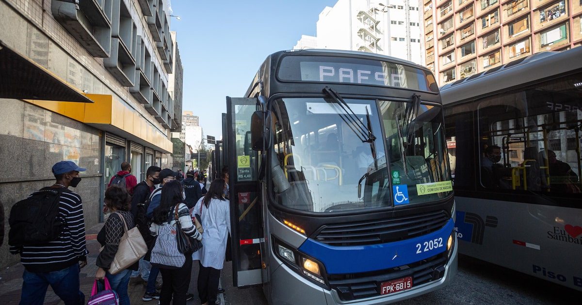Greve de motoristas de ônibus da antiga Transwolff paralisa 34 linhas na zona sul de SP
