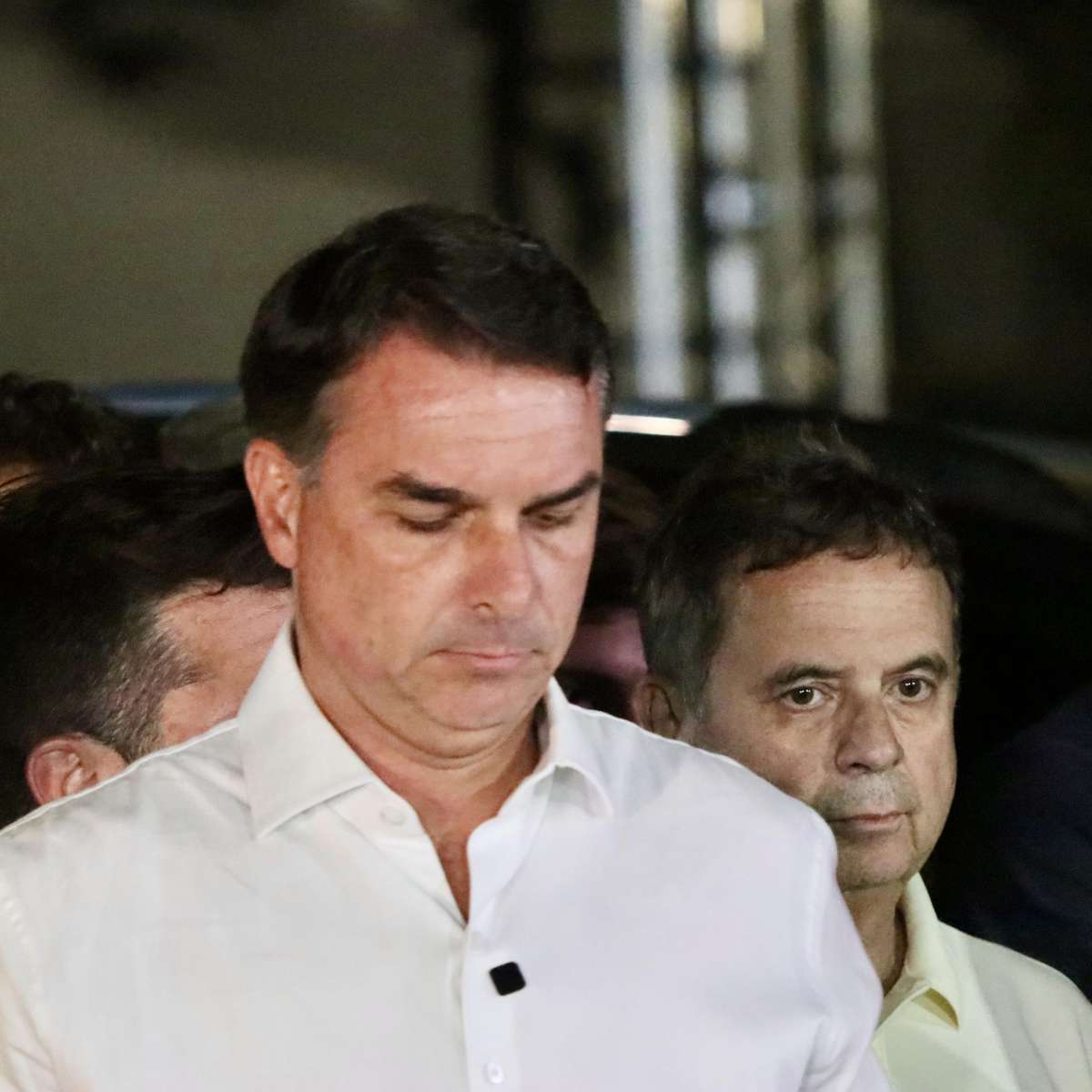 TSE desmente Flávio Bolsonaro e afirma que fiscais do PL não foram retirados de sala-cofre