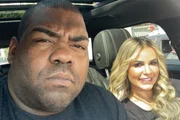 Deolane Bezerra e Nego Jader posam dentro do carro