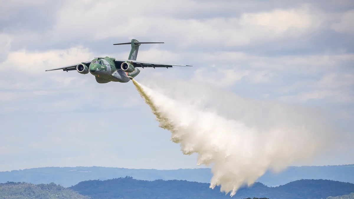 FAB envia reforço aéreo para combater queimadas no Amazonas