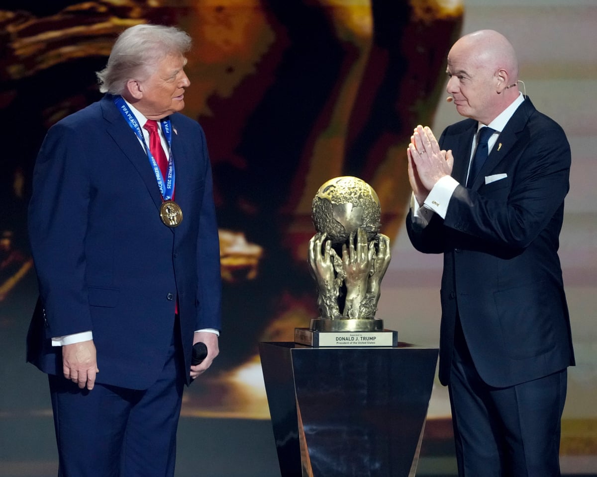 Infantino foi instruído por figuras de topo da Fifa a descartar ou despolitizar o prêmio de paz após a polêmica envolvendo Trump