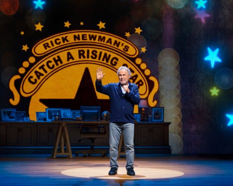 Imagem da matéria: 860 review – O carisma de Billy Crystal impulsioniza uma peça solitária e divagante