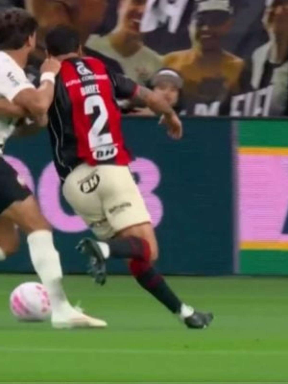 Corinthians empata com o Vitória e segue ameaçado na tabela